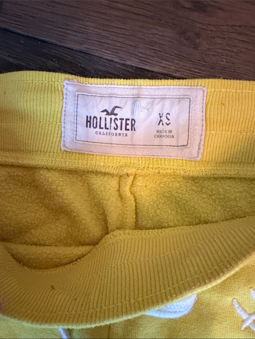 Hollister vintage yellow sweatpants - Picture 3 of 6
